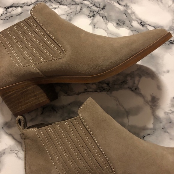 Dolce Vita Kadie Booties - Picture 3 of 6